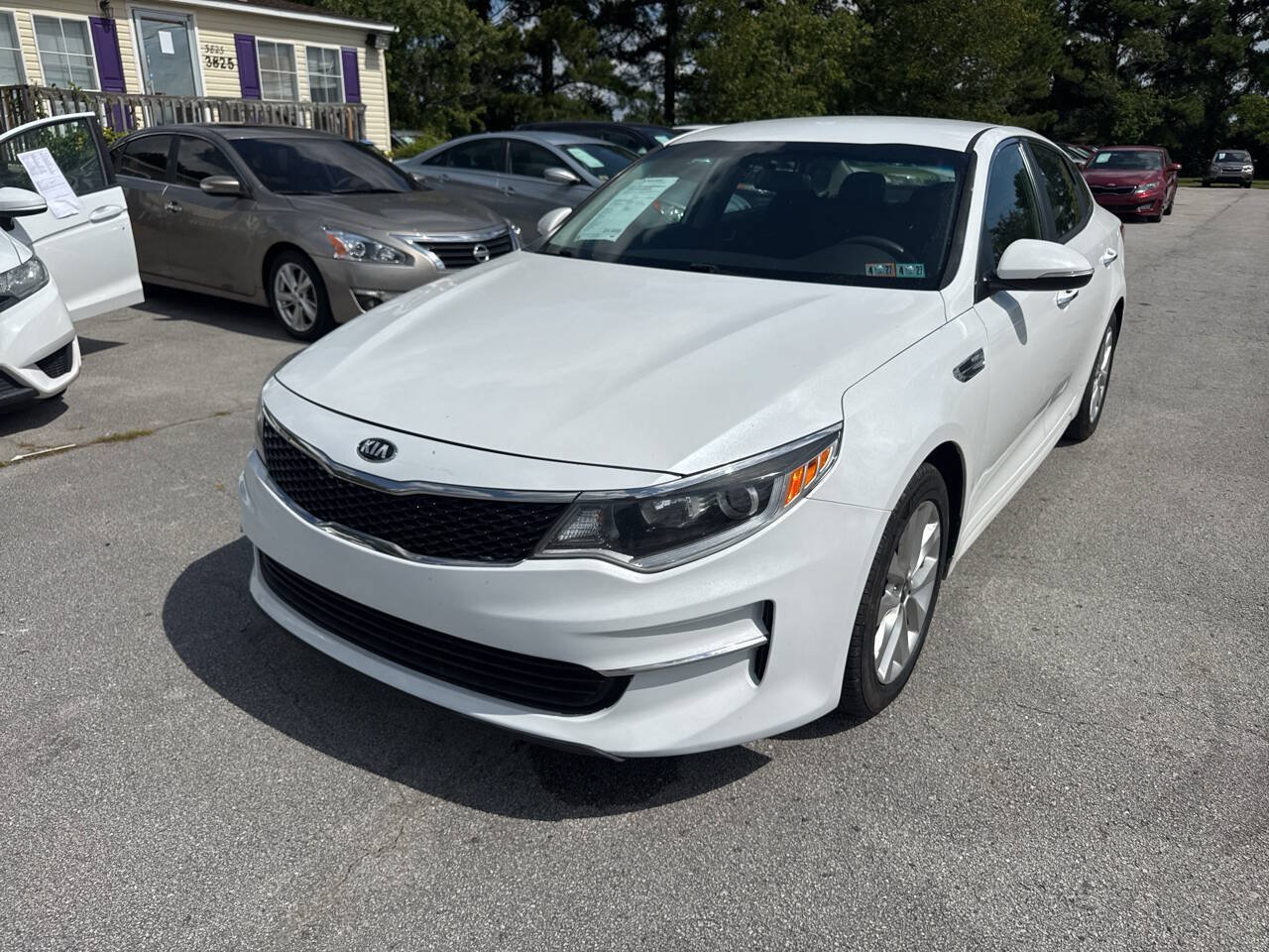 Used 2018 Kia Optima LX w/ 17" Alloy Wheels Package