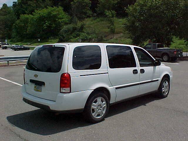 Used 2006 Chevrolet Uplander LS w/ Climate Package FWD image 9