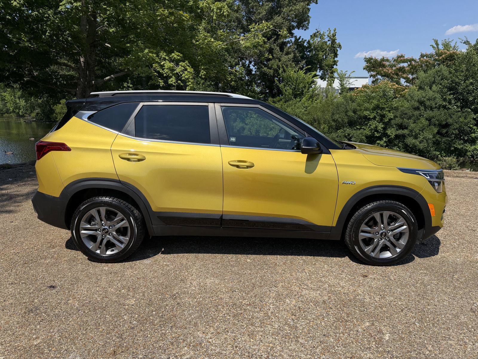 Used 2021 Kia Seltos S AWD/4WD image 2