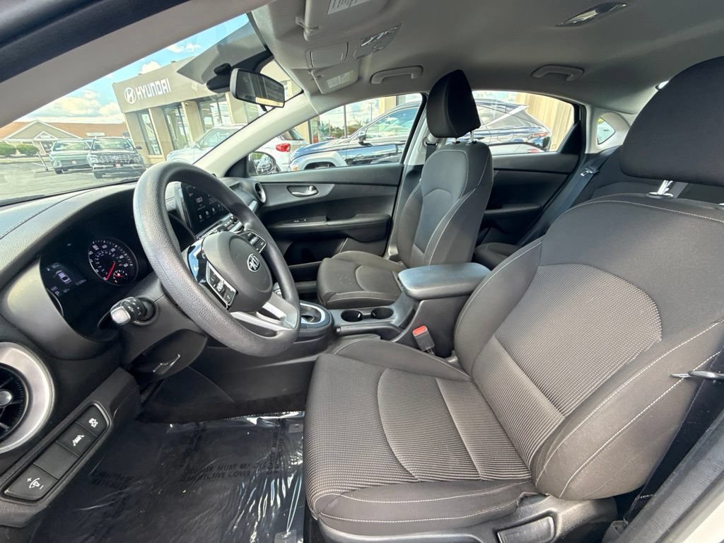 Used 2020 Kia Forte LXS FWD image 16