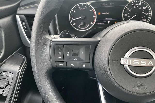 Used 2024 Nissan Rogue SV image 12