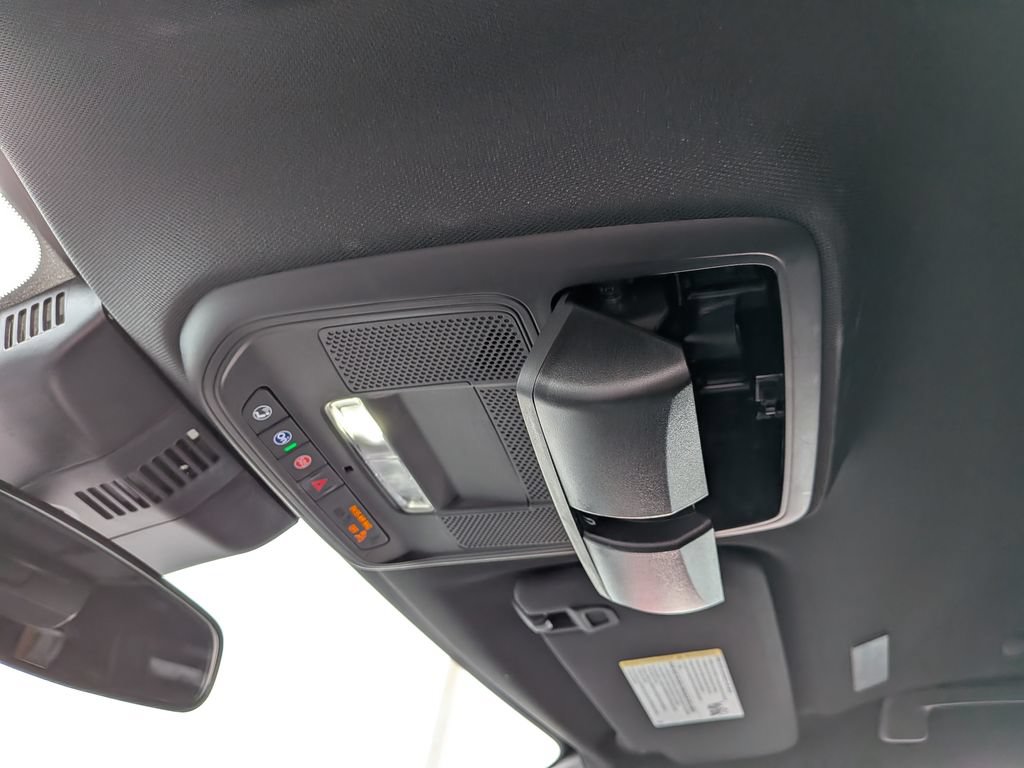 Used 2026 Chevrolet Traverse LT AWD/4WD image 17
