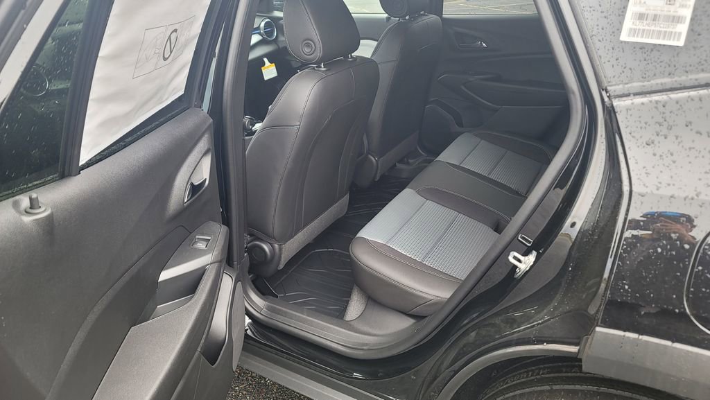 New 2026 Chevrolet Trax LT image 25