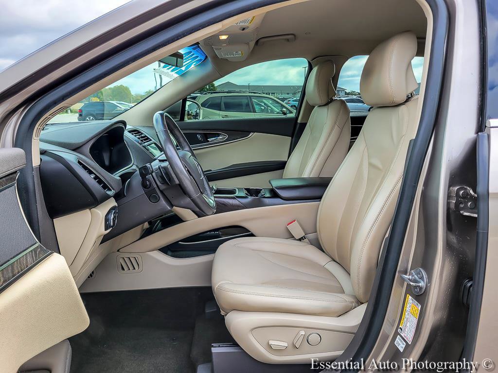 Used 2019 Lincoln Nautilus Select w/ Cargo Utility Package FWD image 8
