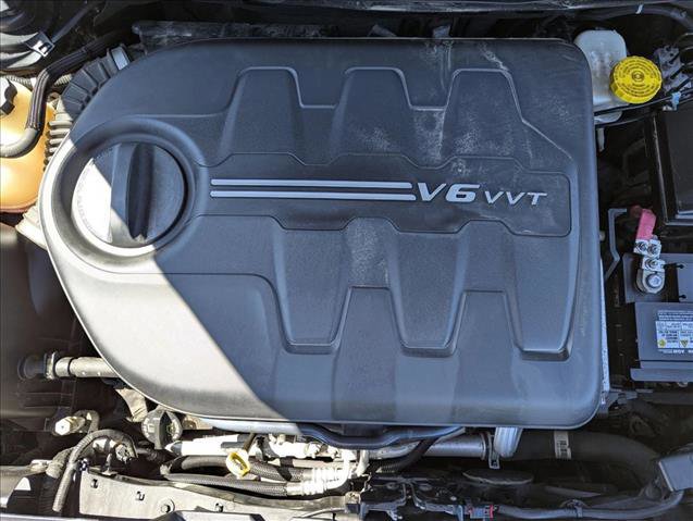 Used 2015 Jeep Cherokee Latitude w/ Comfort/Convenience Group image 23