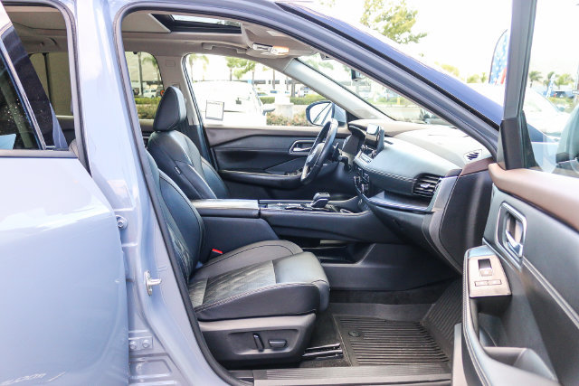 Used 2023 Nissan Rogue Platinum w/ Platinum Premium Package FWD image 21