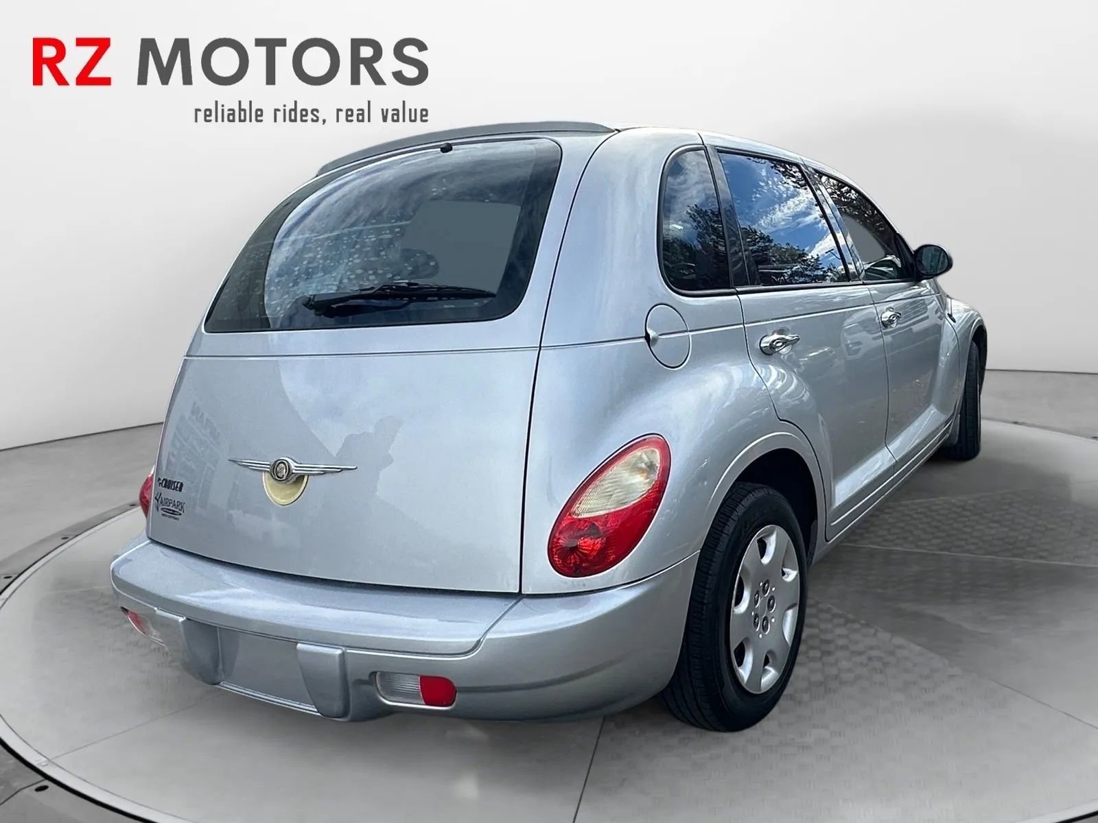 Used 2009 Chrysler PT Cruiser FWD image 5