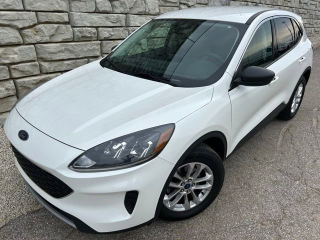 Used 2022 Ford Escape SE FWD image 1