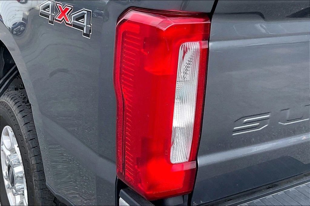 Used 2025 Ford F250 XLT w/ F-250 >10K GVWR Package AWD/4WD image 30