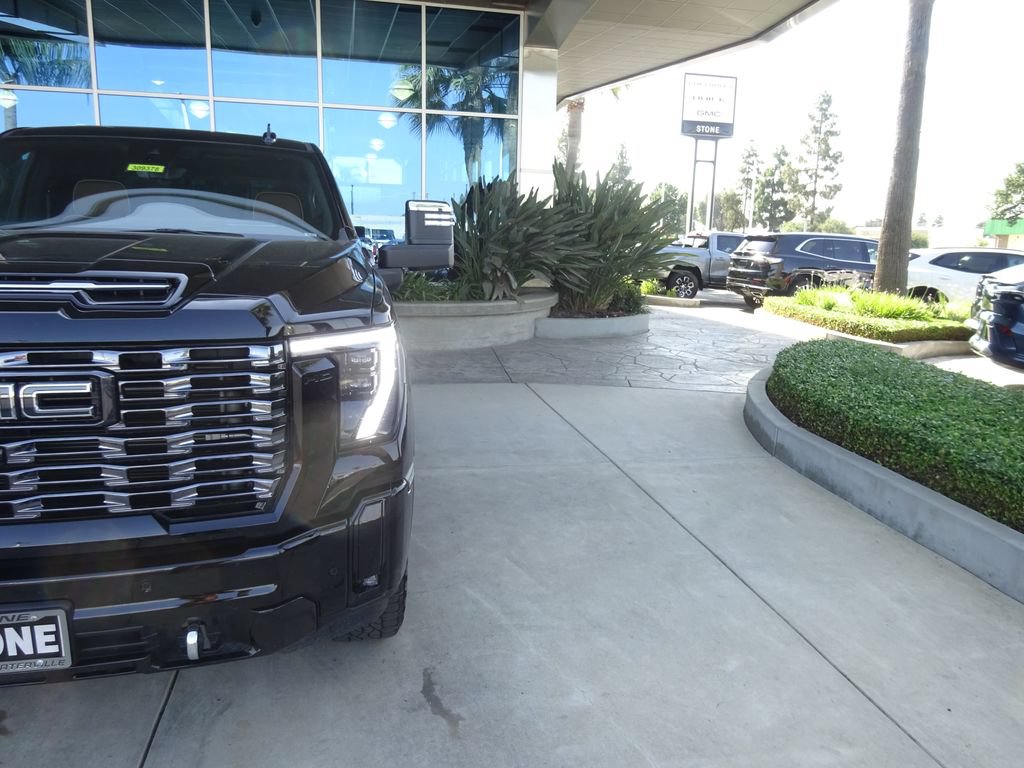 Certified 2025 GMC Sierra 2500 Denali Ultimate AWD/4WD image 36