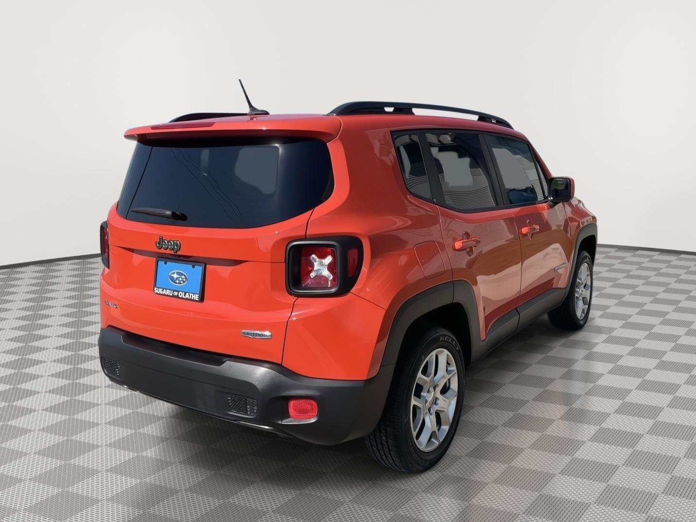 Used 2015 Jeep Renegade Latitude AWD/4WD image 10