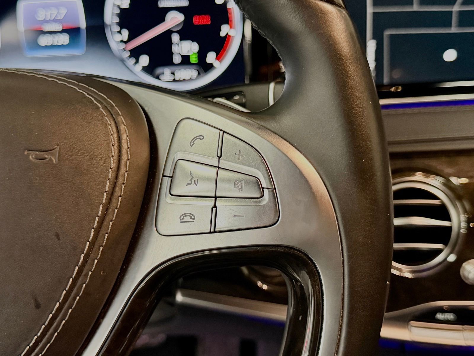 Used 2015 Mercedes-Benz S 550 Sedan image 30