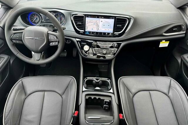 New 2026 Chrysler Pacifica Limited w/ S Appearance Package image 10
