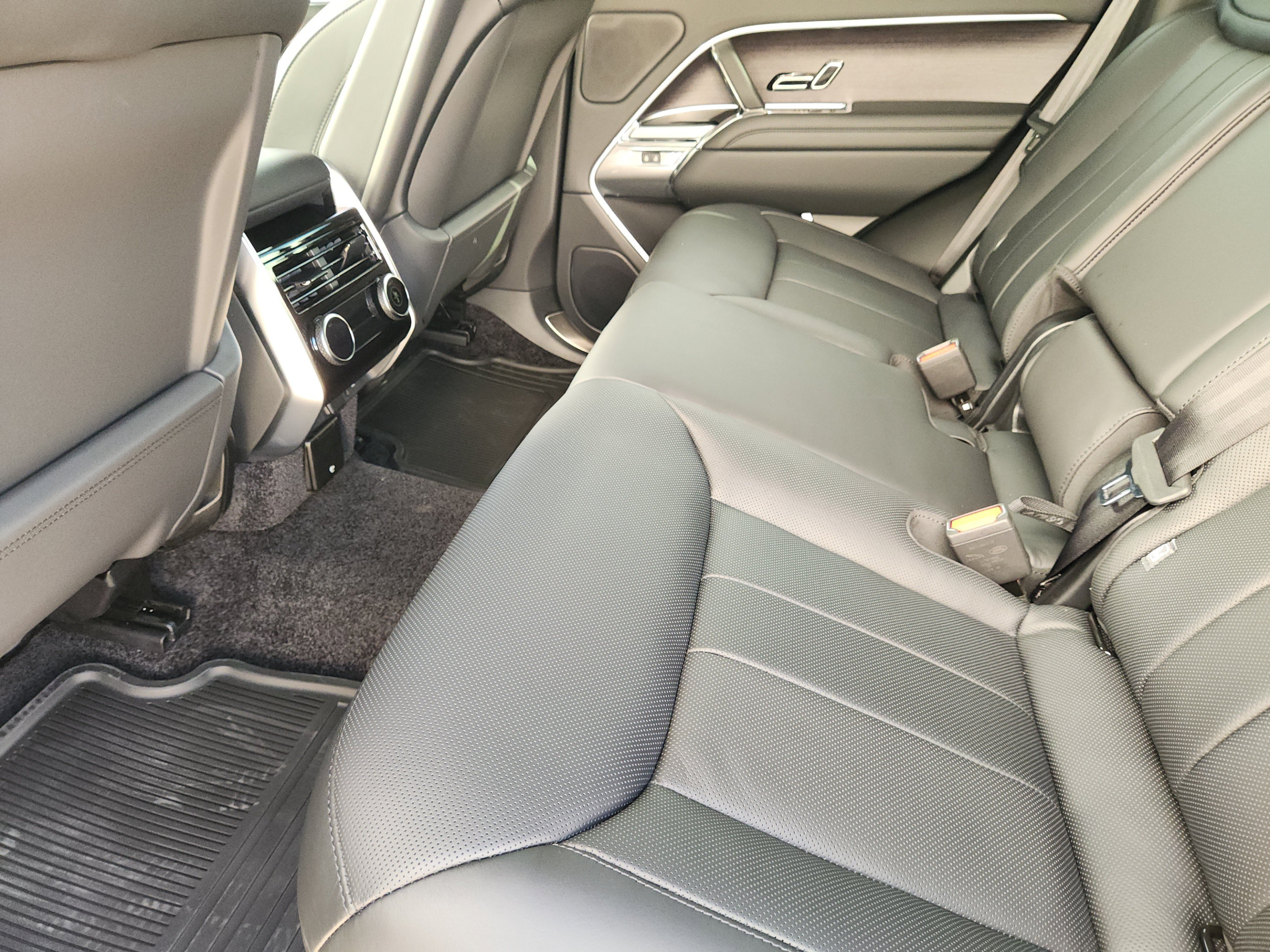 New 2027 Land Rover Range Rover SE AWD/4WD image 24