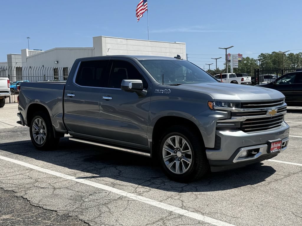 Used 2020 Chevrolet Silverado 1500 High Country w/ Technology Package AWD/4WD image 3