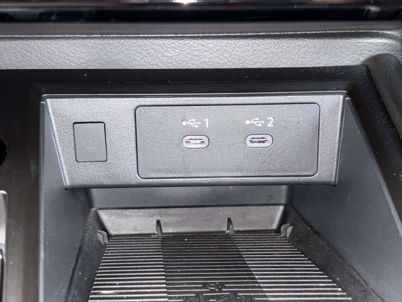 Certified 2025 Nissan Kicks SR w/ SR Premium Package FWD image 22