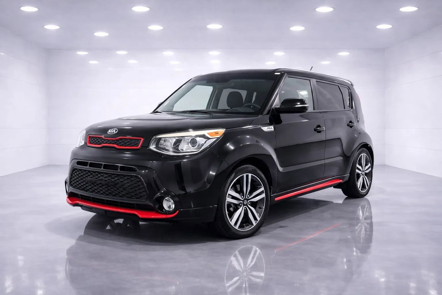Used 2015 Kia Soul + FWD image 1