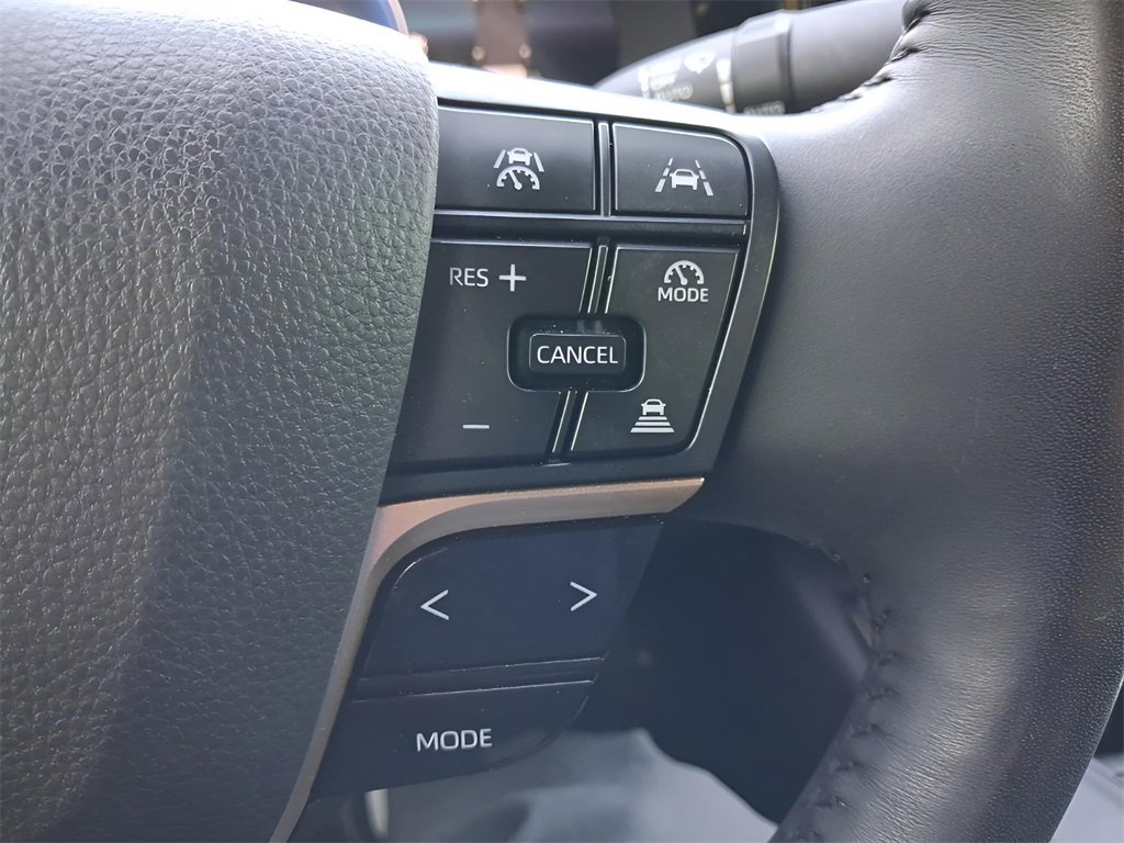 Used 2023 Toyota Crown XLE image 31