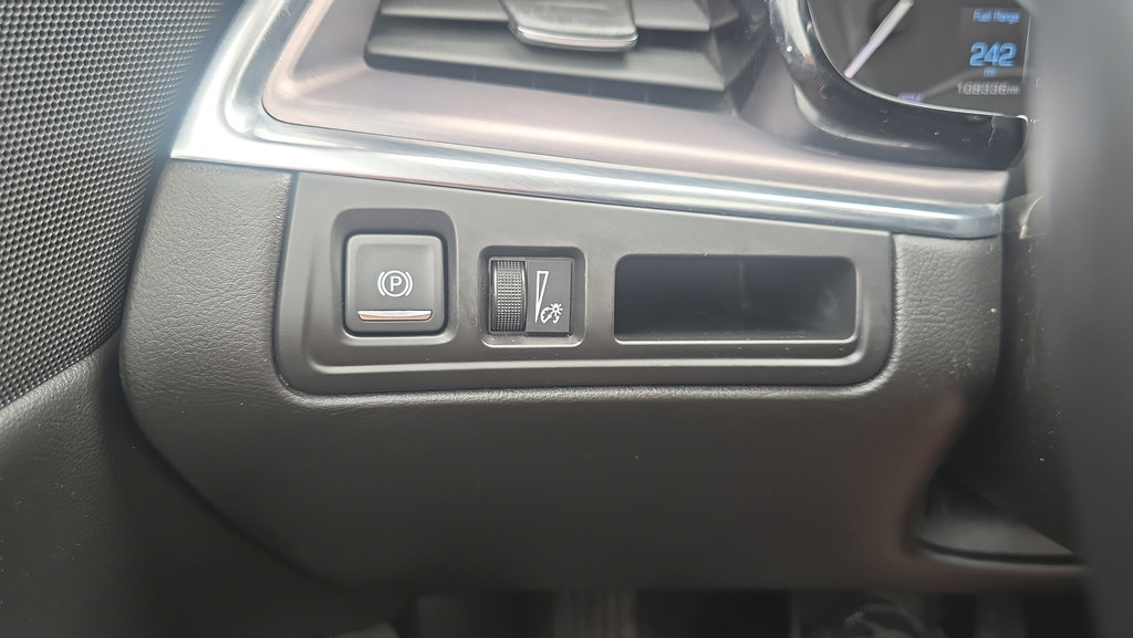 Used 2019 Cadillac XT5 Premium Luxury FWD image 19
