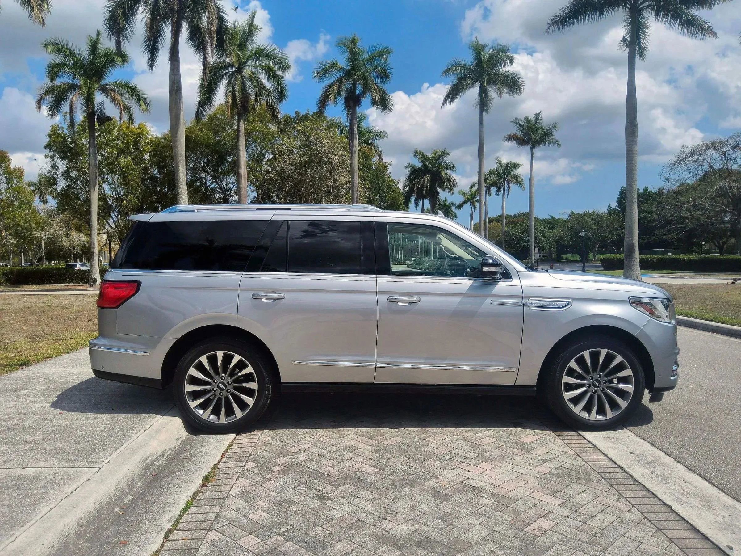 Used 2020 Lincoln Navigator Reserve w/ Equipment Group 201A Reserve RWD image 20