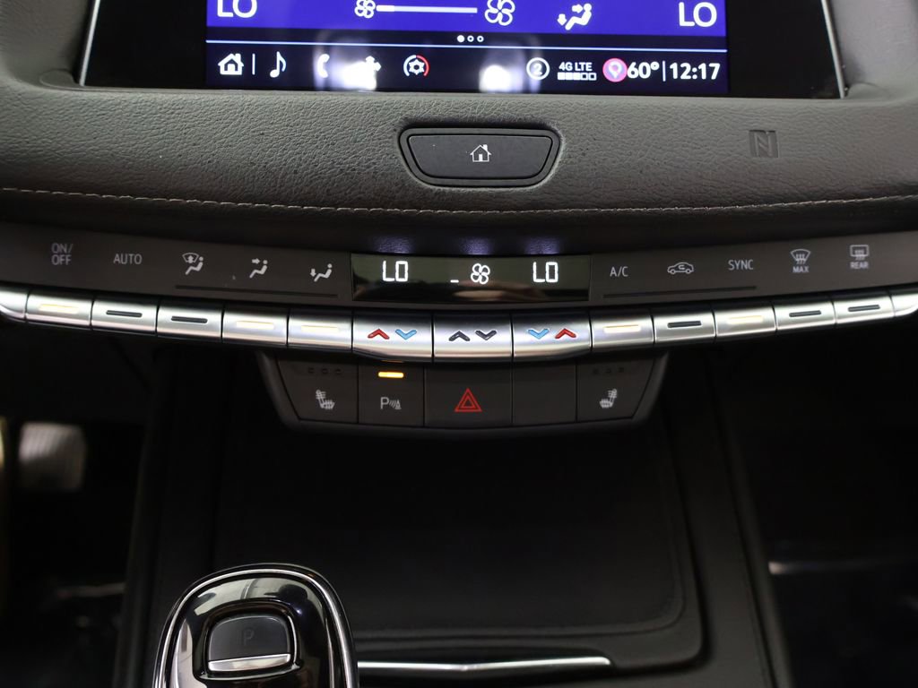 Used 2020 Cadillac XT4 Premium Luxury w/ Cold Weather Package AWD/4WD image 53