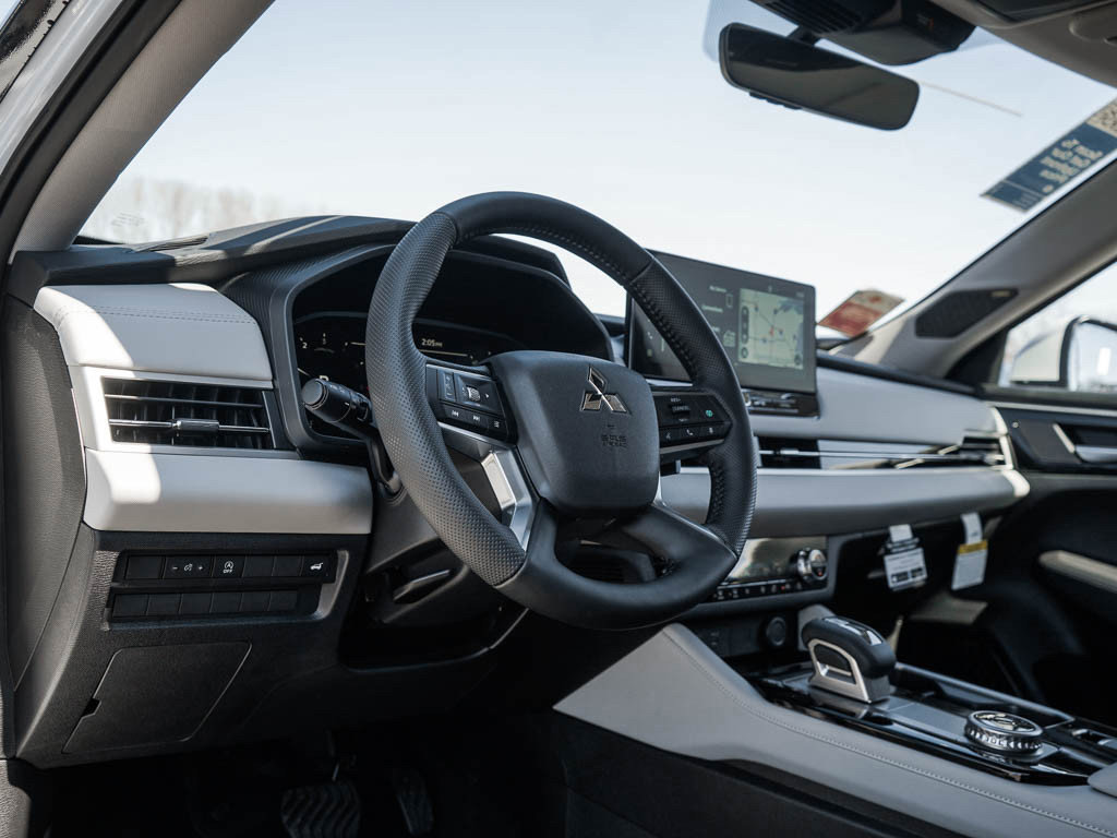 New 2026 Mitsubishi Outlander SE image 19