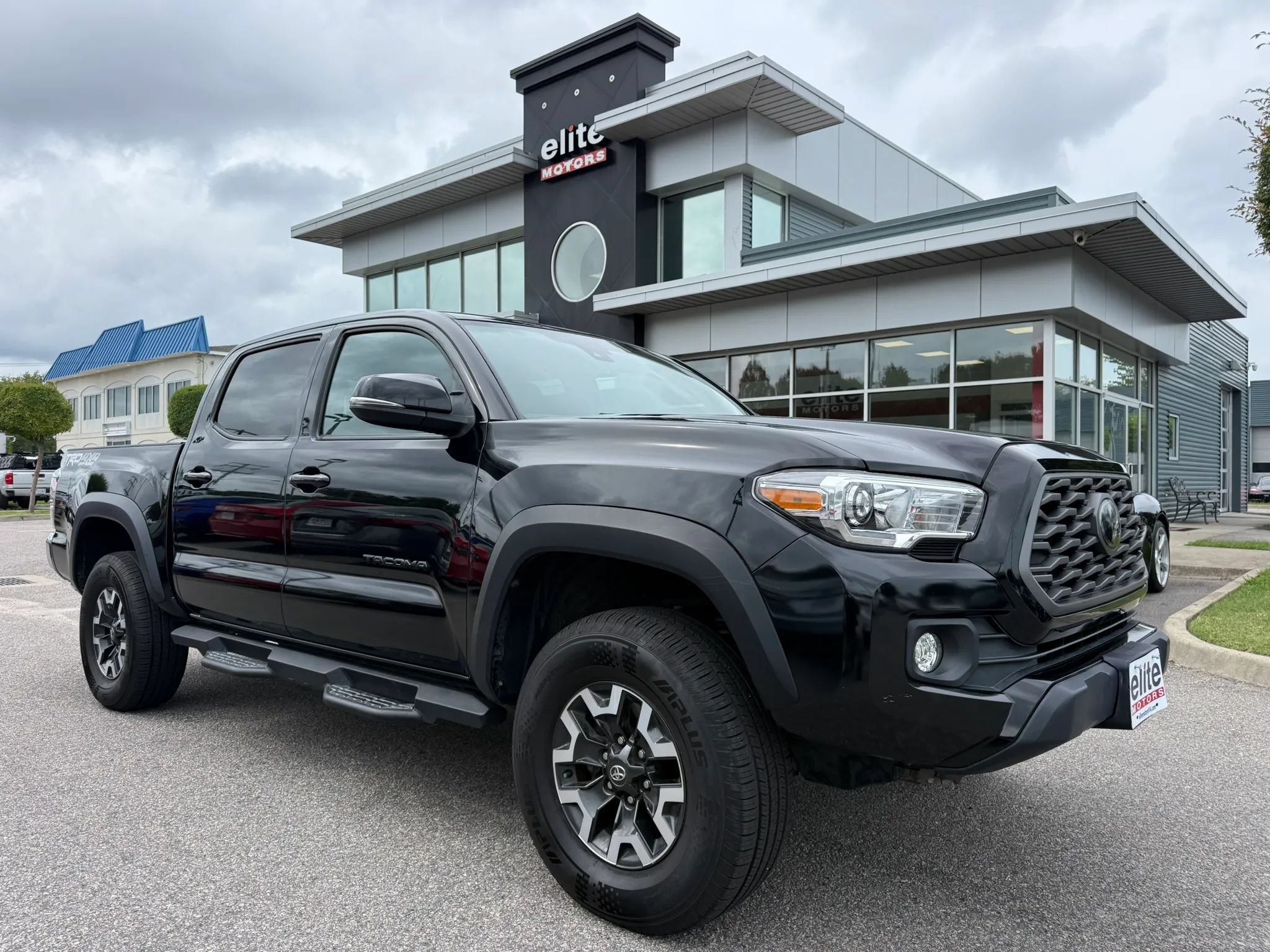 Used 2021 Toyota Tacoma TRD Off-Road AWD/4WD image 1