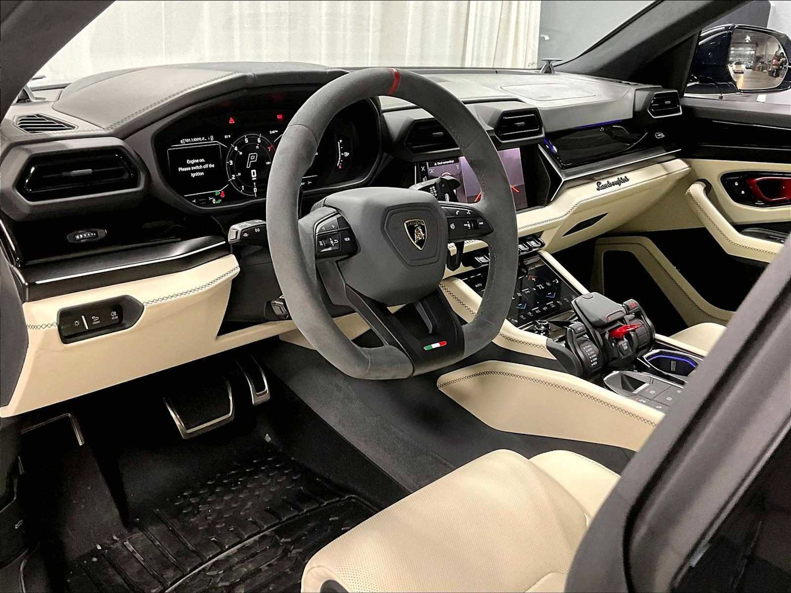 Used 2025 Lamborghini Urus SE image 7