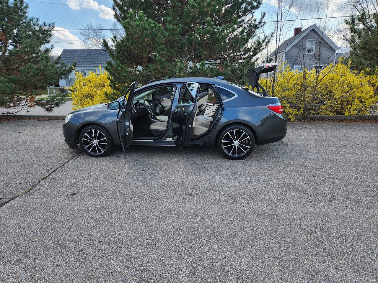 Used 2017 Buick Verano Sport Touring FWD image 18
