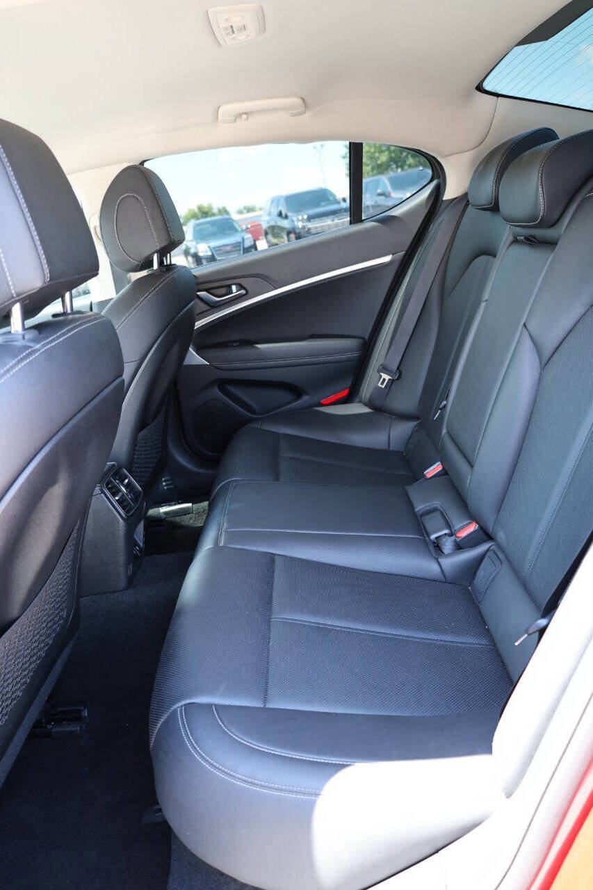 Used 2023 Genesis G70 2.0T image 17