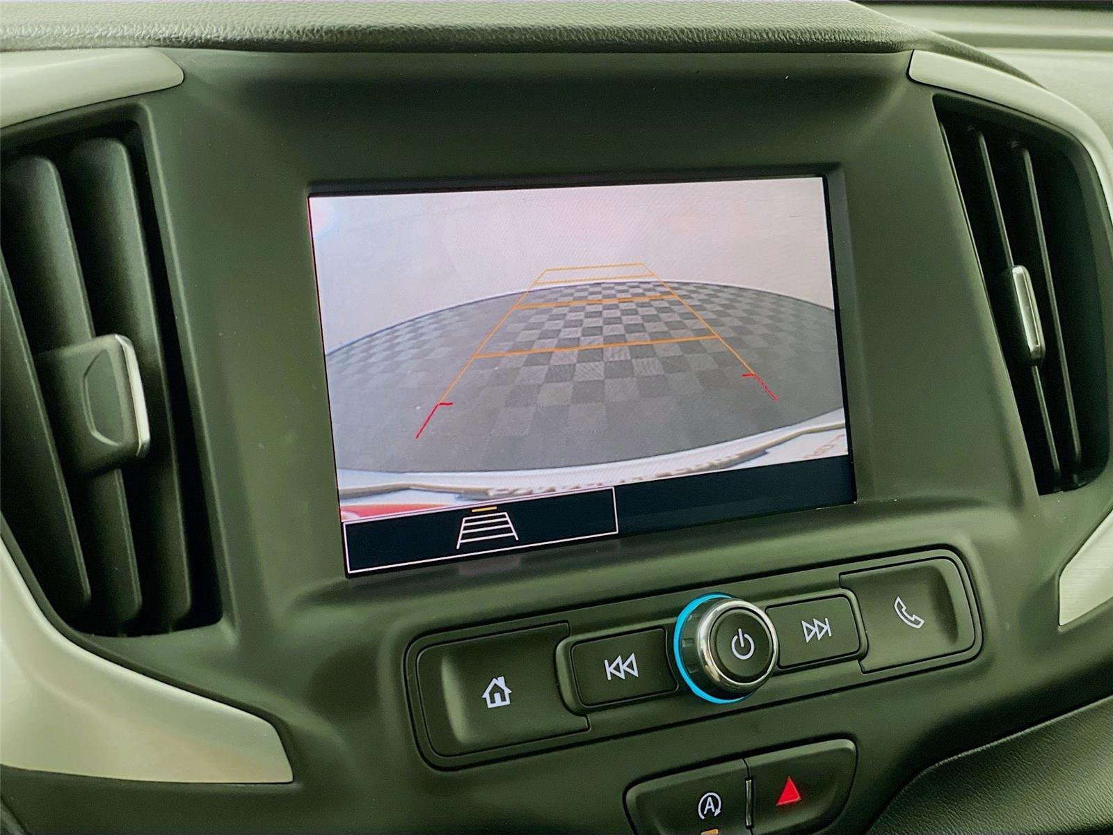 Used 2023 GMC Terrain SLE w/ Driver Convenience Package image 17