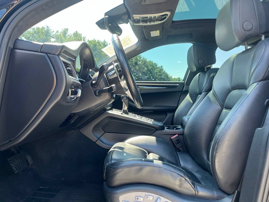 Used 2016 Porsche Macan Turbo AWD/4WD image 15