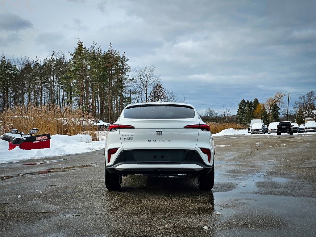 Used 2025 Buick Envista Preferred image 5