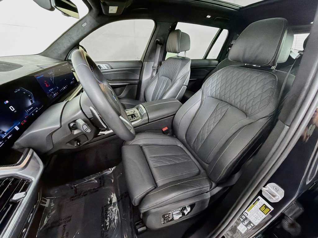 Used 2025 BMW X7 M60i w/ Climate Comfort Package AWD/4WD image 22