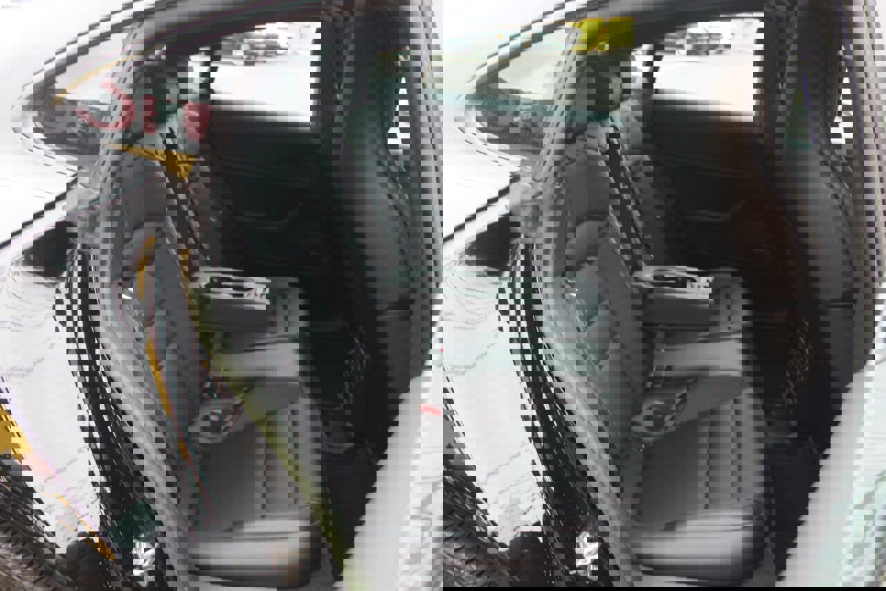 Used 2022 Porsche Taycan image 16