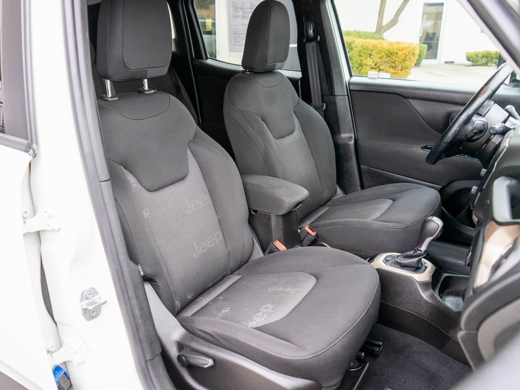 Used 2017 Jeep Renegade Latitude image 9