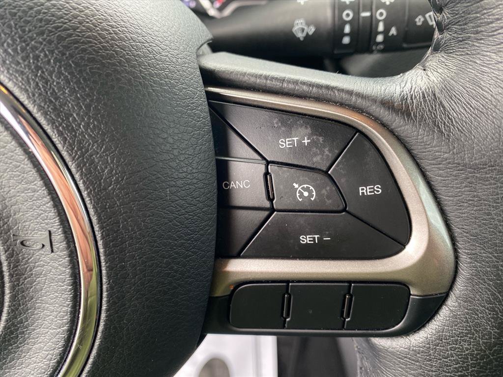 Used 2022 Jeep Renegade Limited AWD/4WD image 17