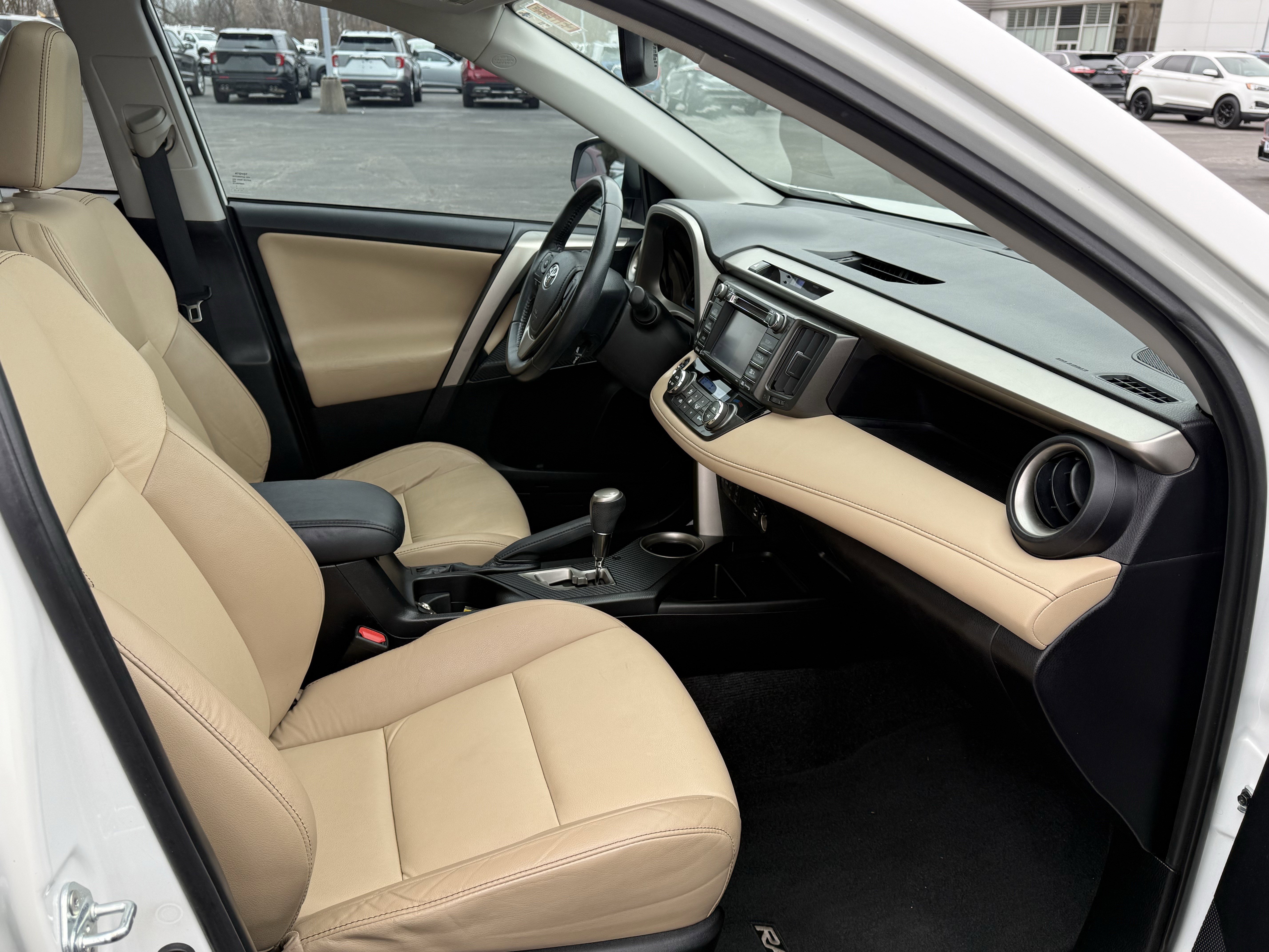 Used 2014 Toyota RAV4 Limited w/ Technology Package image 29