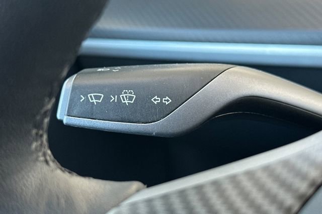 Used 2023 Tesla Model Y Long Range AWD/4WD image 29