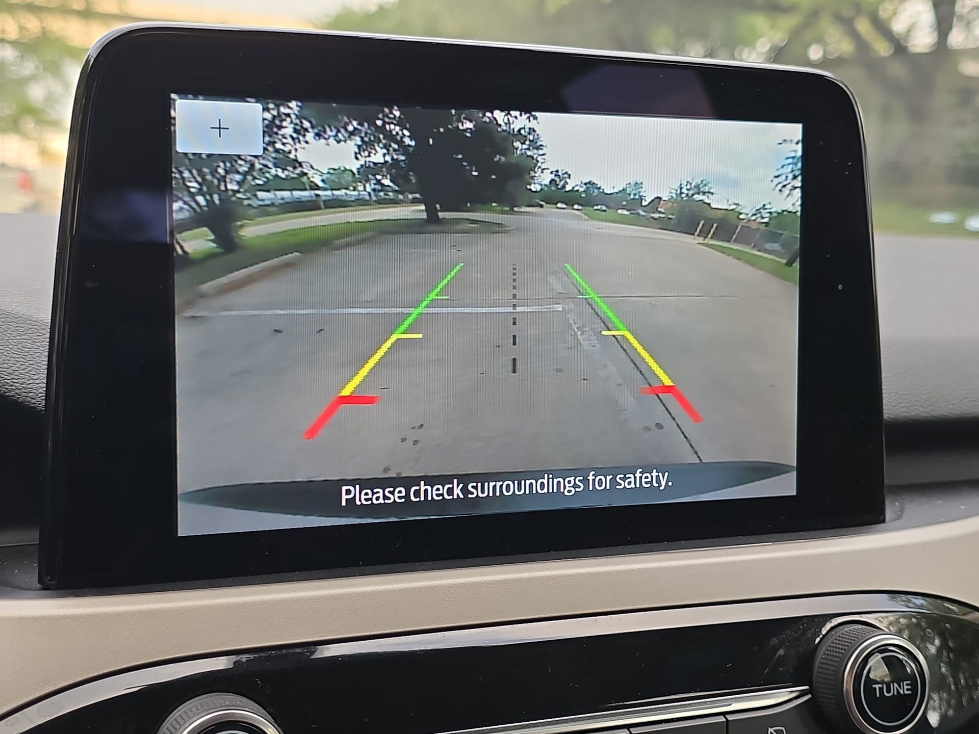 Used 2020 Ford Escape SE image 17