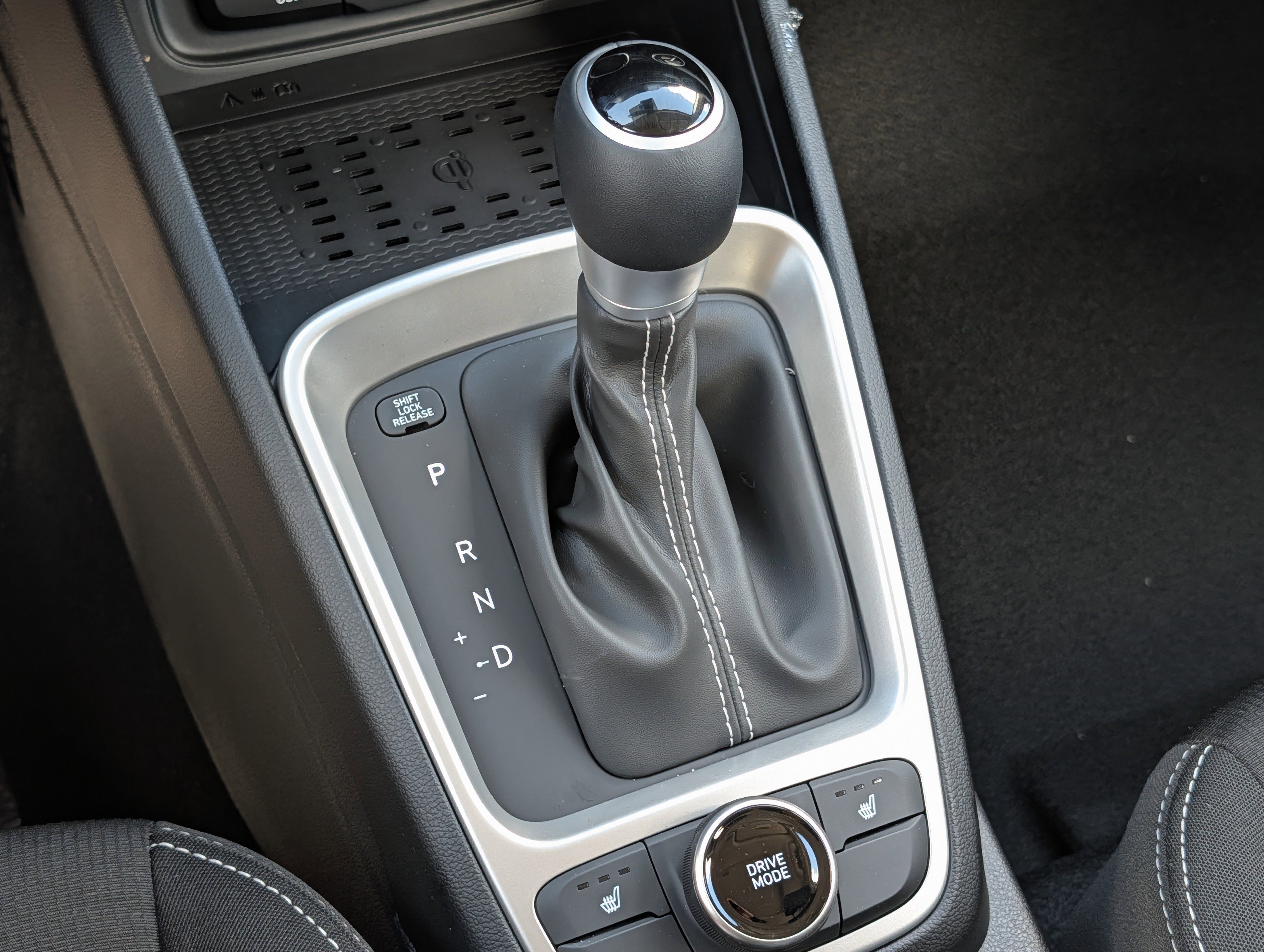 New 2026 Hyundai Venue SEL FWD image 13