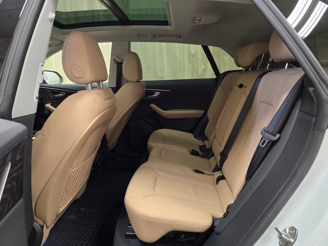 Used 2025 Audi Q8 Premium AWD/4WD image 29