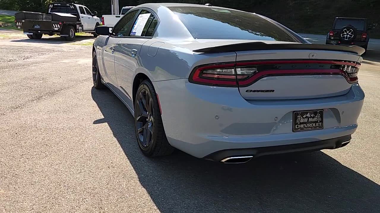 Used 2020 Dodge Charger SXT w/ Blacktop Package RWD image 5