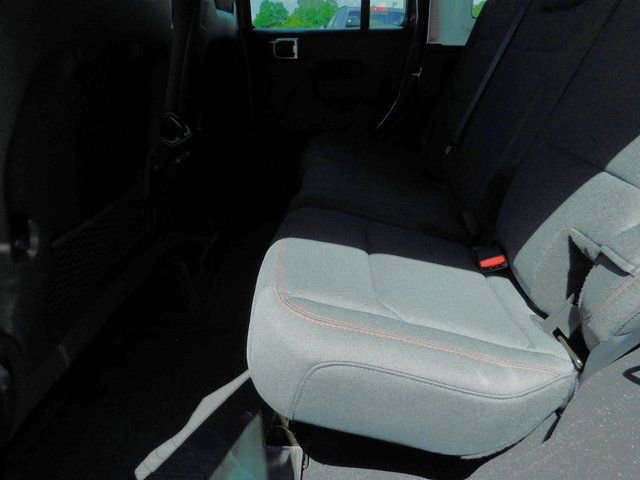 New 2025 Jeep Wrangler Unlimited Rubicon w/ Convenience Group image 19