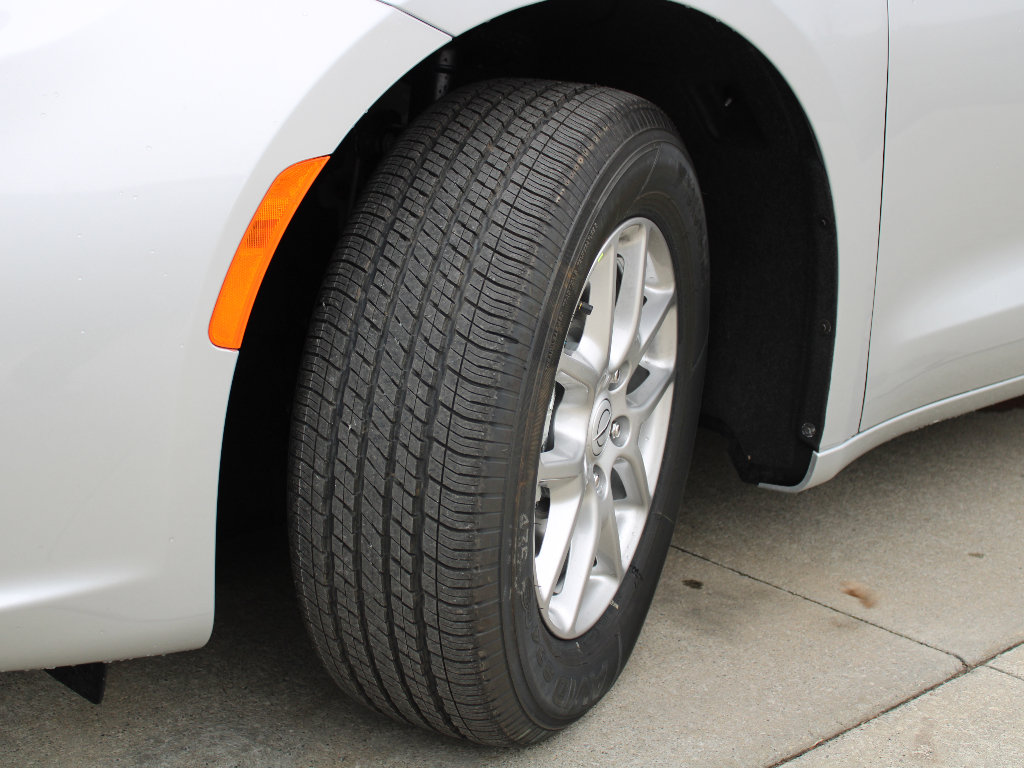 New 2026 Chrysler Pacifica Select image 39