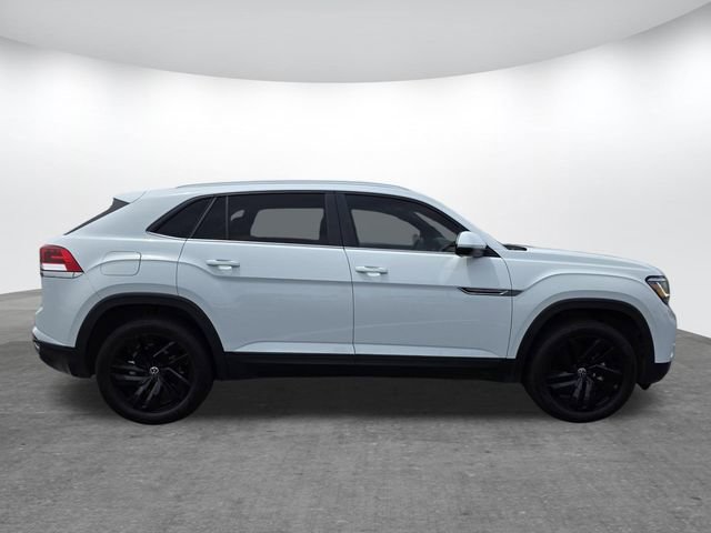 Used 2023 Volkswagen Atlas Cross Sport SE w/ Black Wheel Package FWD image 3