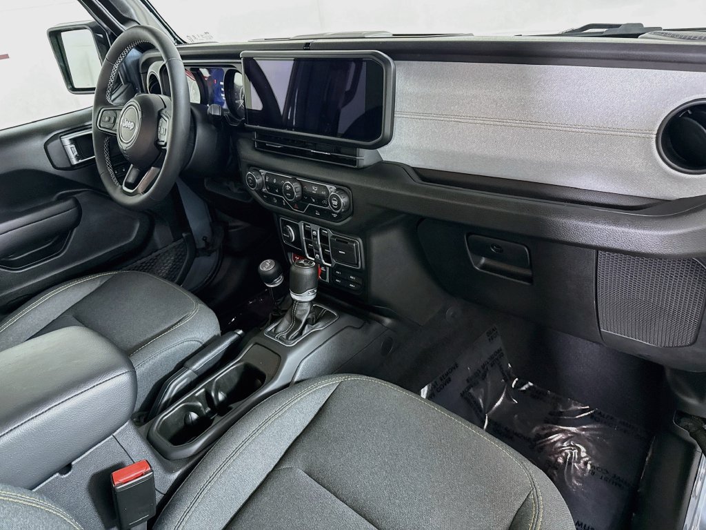 Used 2025 Jeep Wrangler Unlimited Sport AWD/4WD image 30