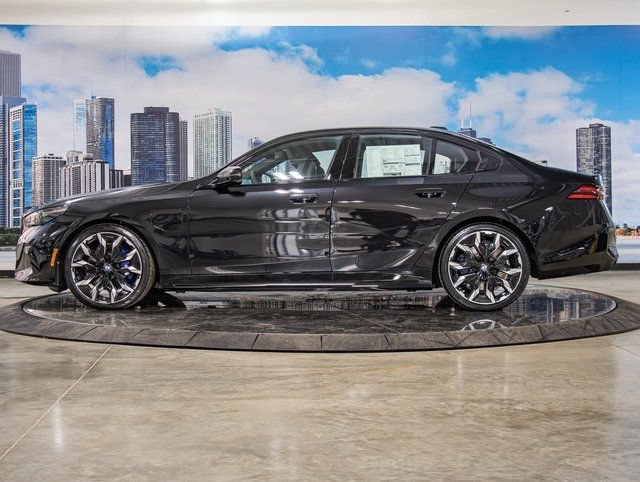 Used 2026 BMW 550e xDrive w/ Premium Package AWD/4WD image 6