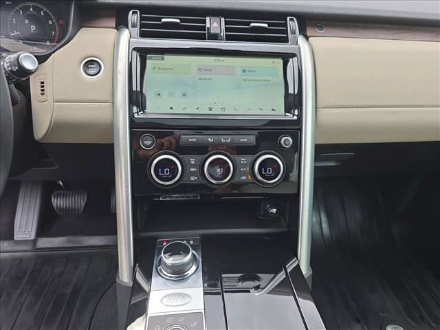 Used 2018 Land Rover Discovery HSE AWD/4WD image 22