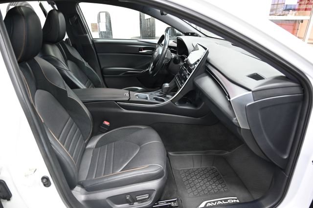 Used 2020 Toyota Avalon XSE w/ All Weather Liner Package image 11